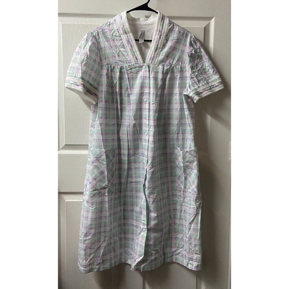 White Stag House Coat Womens Medium Purple Green Short Sleeved Snap Front Pocket